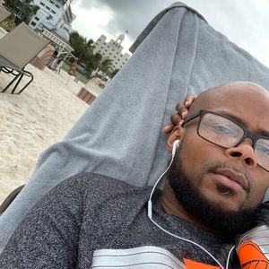 Meet your Posher, Deshone